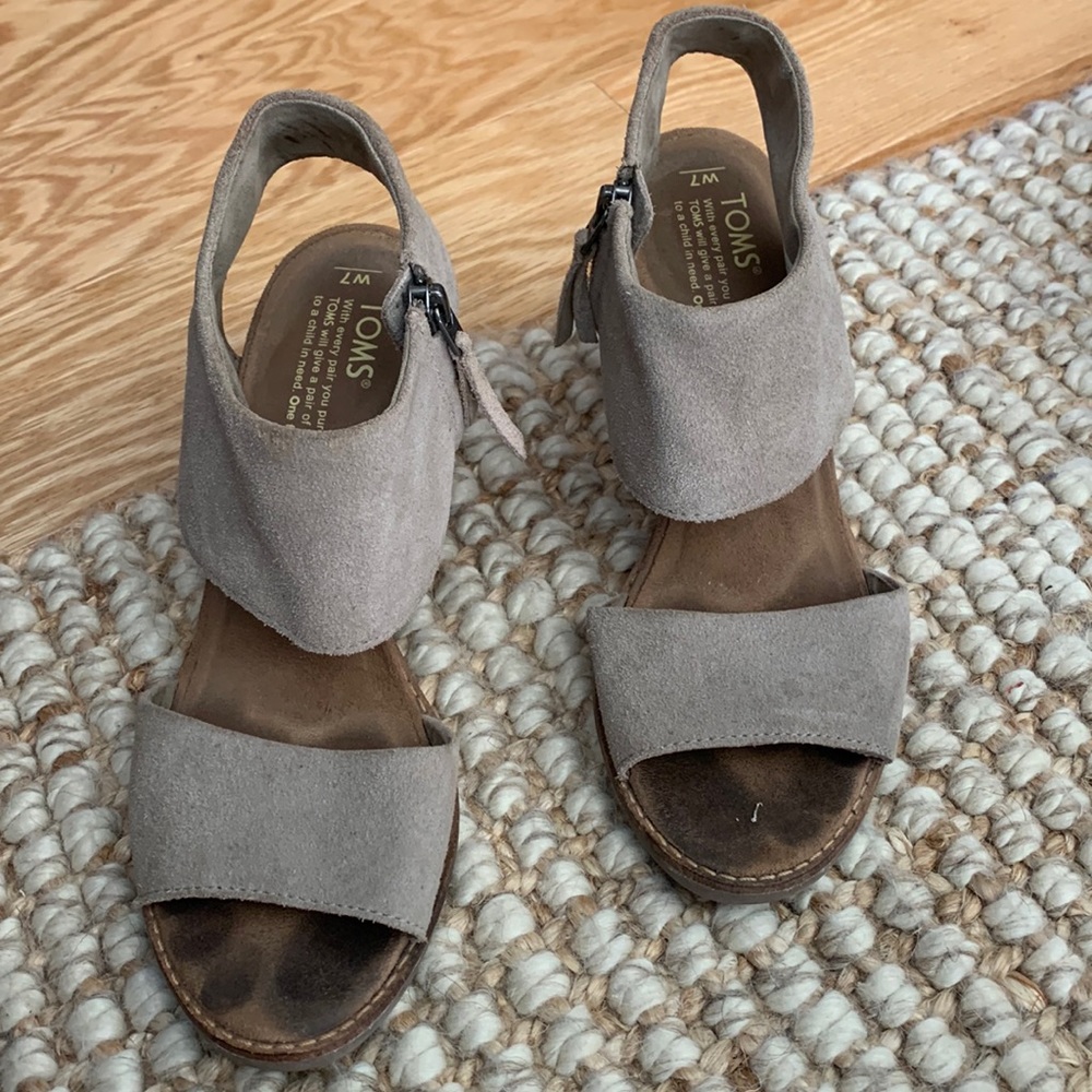 Toms suede heels